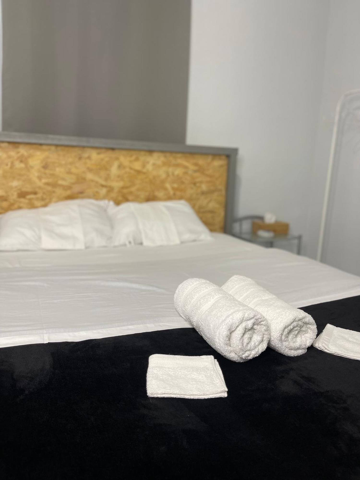 Airpoint Renovated Apartment อาร์เตมีดา ภายนอก รูปภาพ