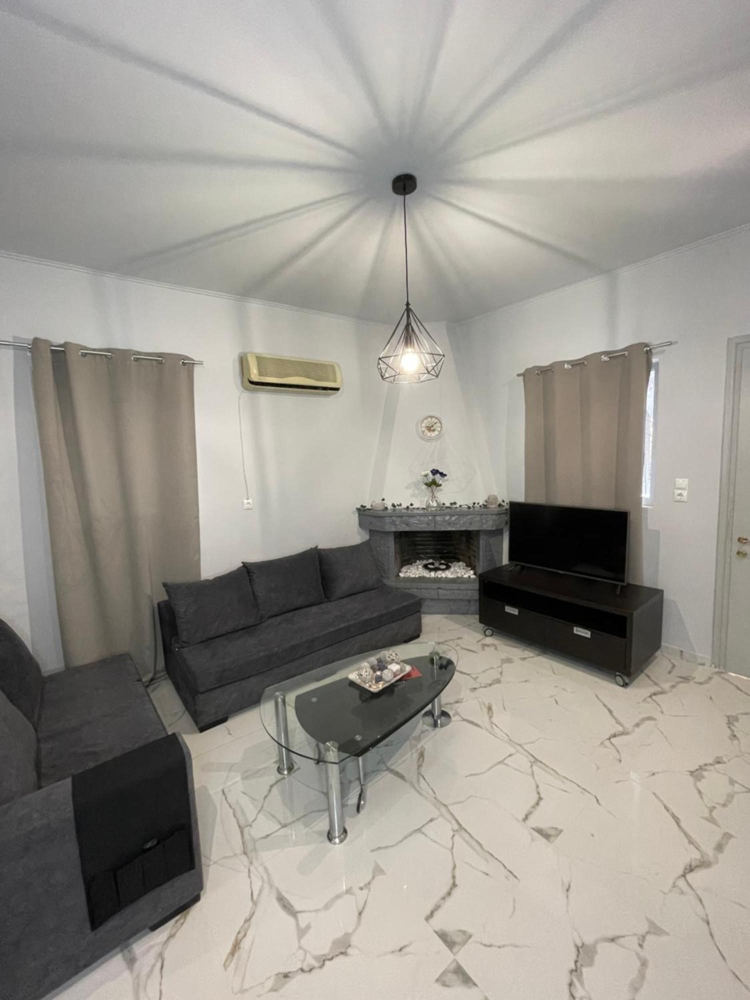 Airpoint Renovated Apartment อาร์เตมีดา ภายนอก รูปภาพ