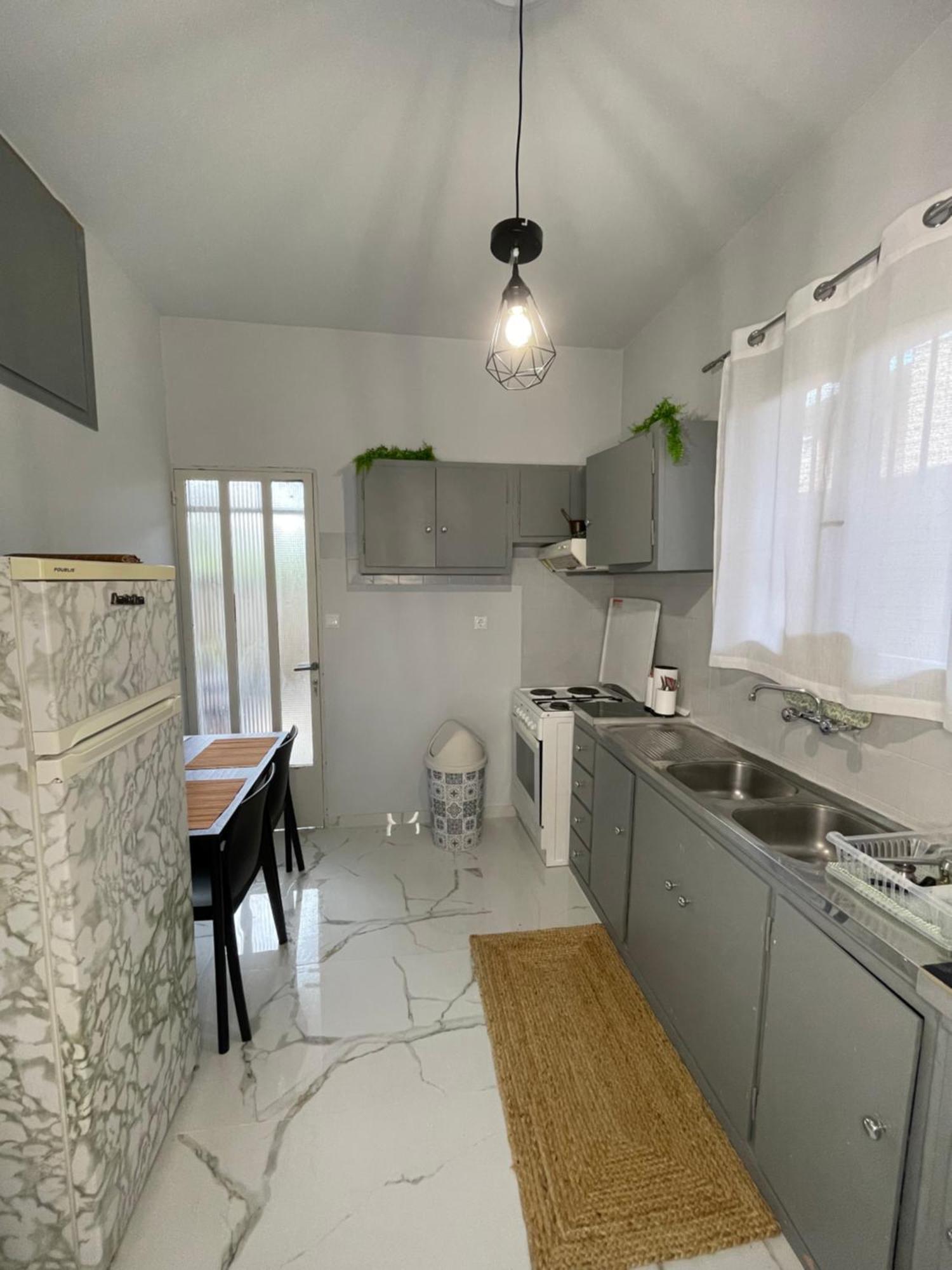 Airpoint Renovated Apartment อาร์เตมีดา ภายนอก รูปภาพ